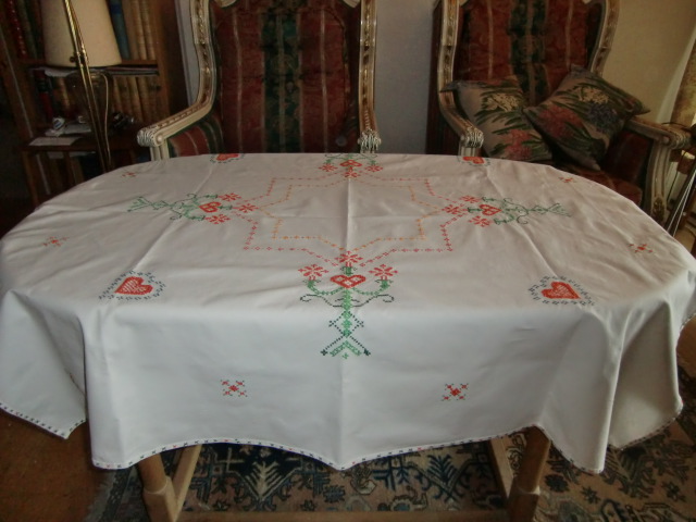 M729M Christmas Tablecloth